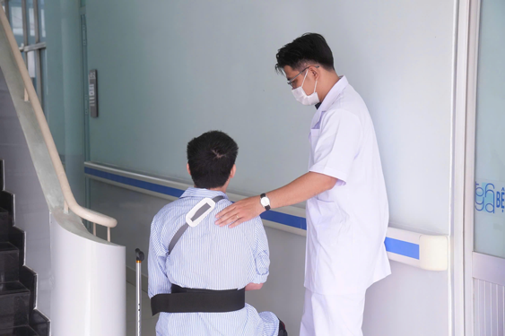 Phục hồi chức năng: Hơn cả chữa bệnh - Ảnh 1.
