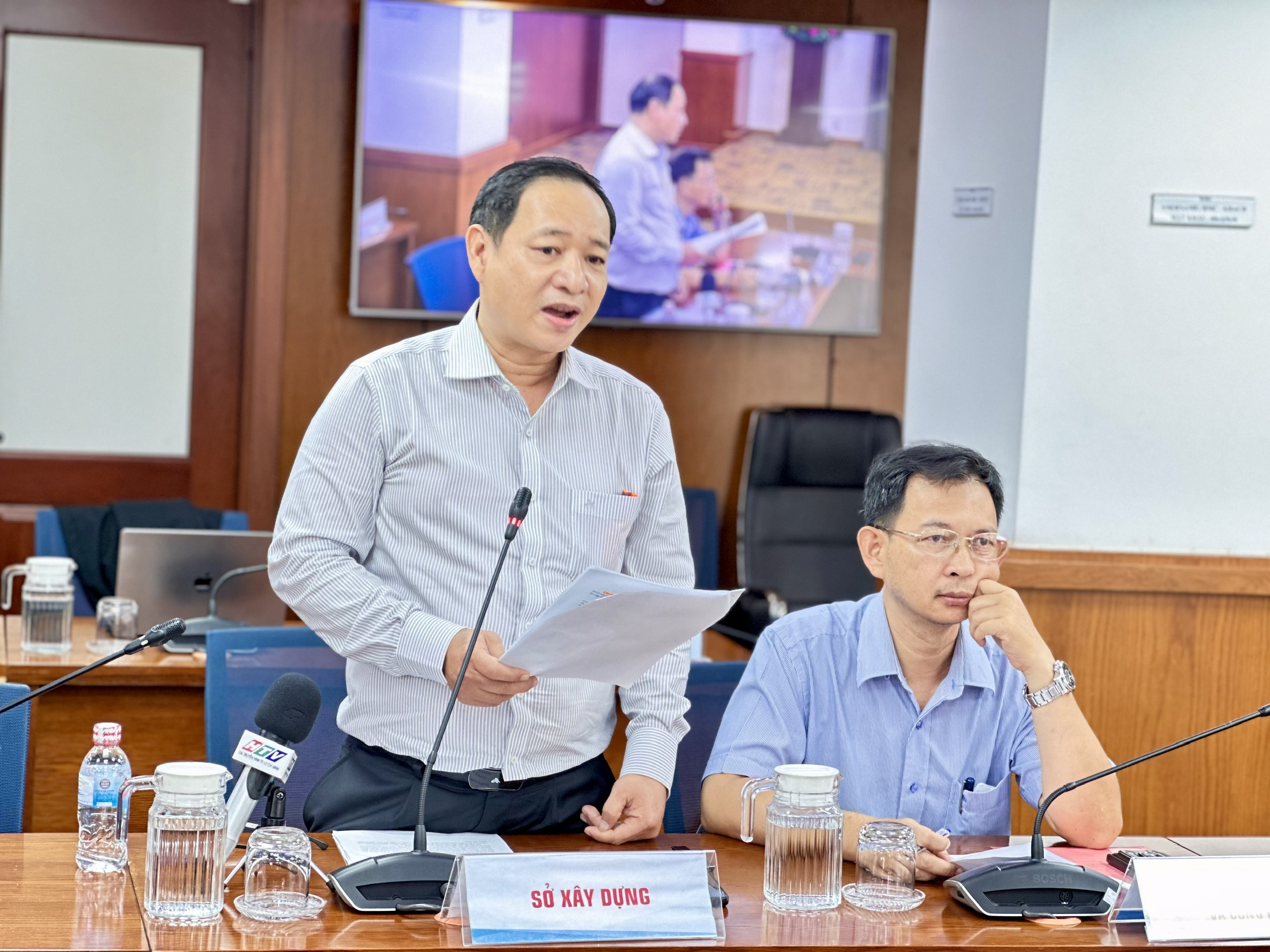 Sở Xây dựng TPHCM đưa loạt giải pháp giảm ùn tắc, chỉnh trang đô thị - Ảnh 1.