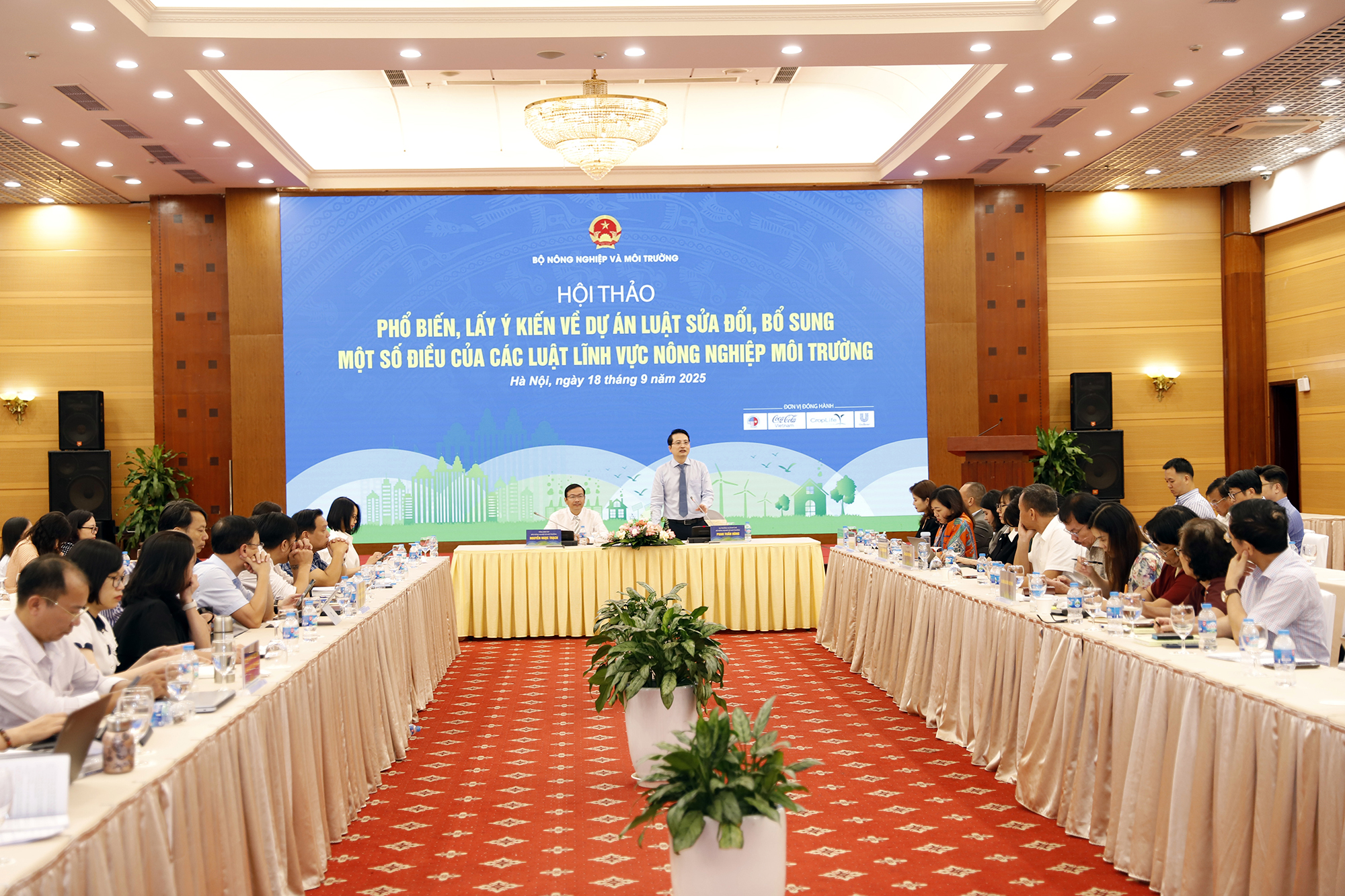 Không khuyến khích nộp tiền nghĩa vụ bảo vệ môi trường cho doanh nghiệp - Ảnh 1.