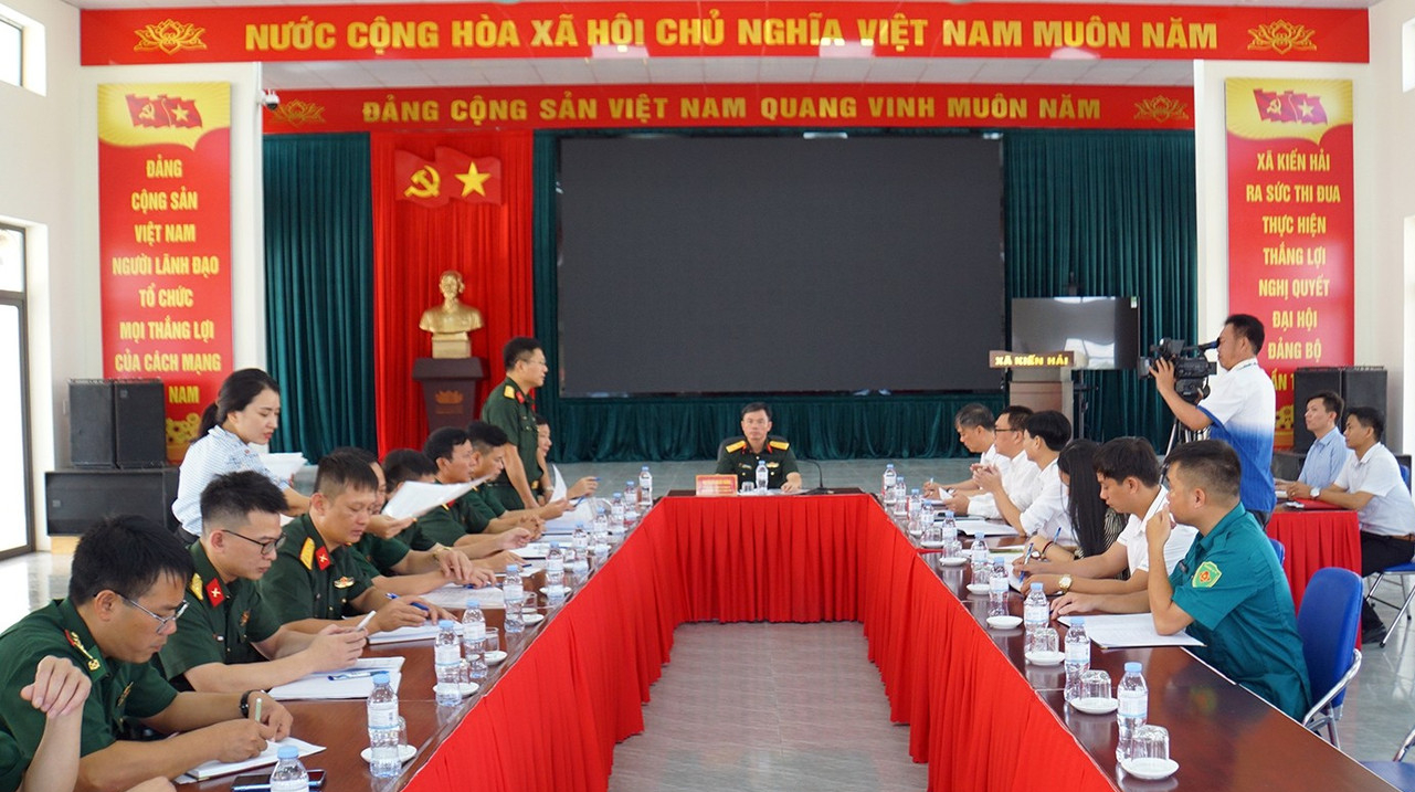 Kiểm tra, xác minh tình trạng "cát tặc" lộng hành ở cửa sông Văn Úc- Ảnh 1.
