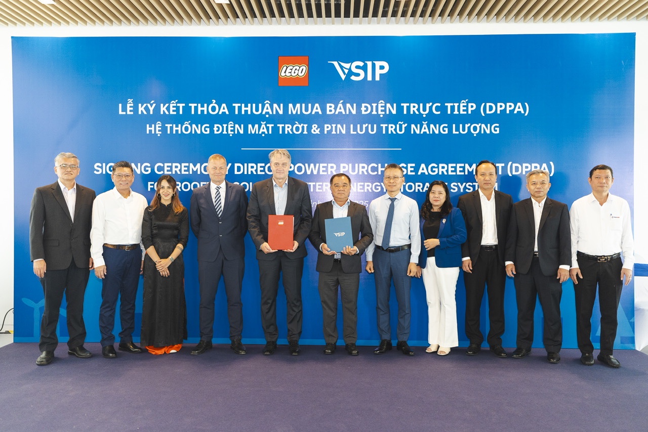 VSIP ký kết thỏa thuận năng lượng tái tạo với LEGO Manufacturing Việt Nam - Ảnh 1.