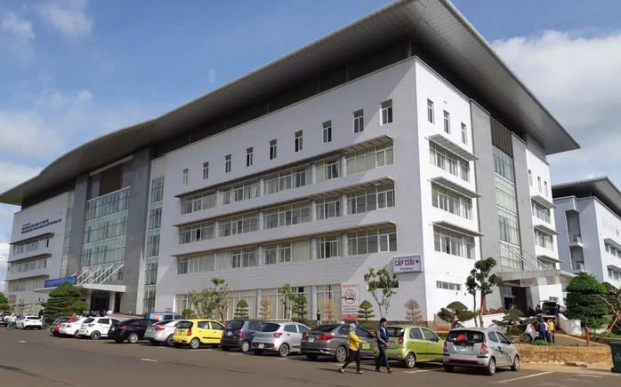 Giám đốc Sở Y tế lên tiếng vụ máy hỏng, 255 bệnh nhân vẫn được kê khai tán sỏi - Ảnh 3.