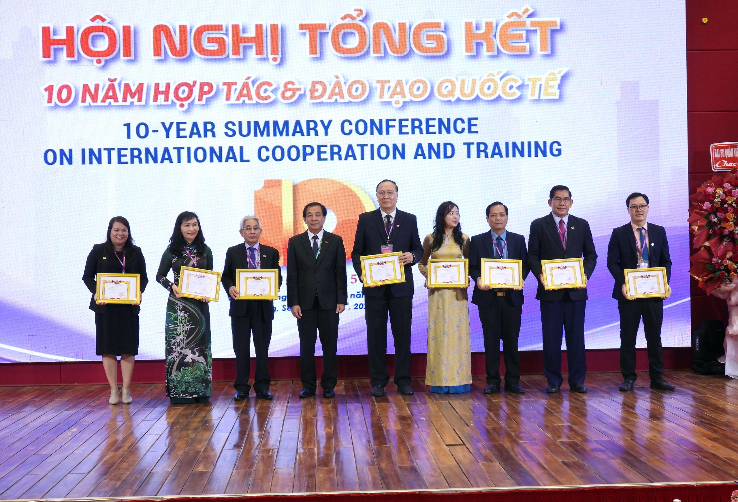Trường ĐH Cửu Long tổ chức hội nghị tổng kết hoạt động 10 năm hợp tác và đào tạo quốc tế- Ảnh 7.