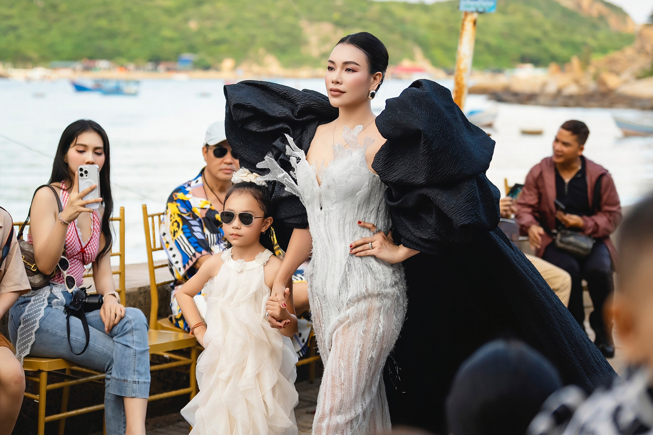 Trà Ngọc Hằng thần thái cuốn hút cùng con gái- Ảnh 3.