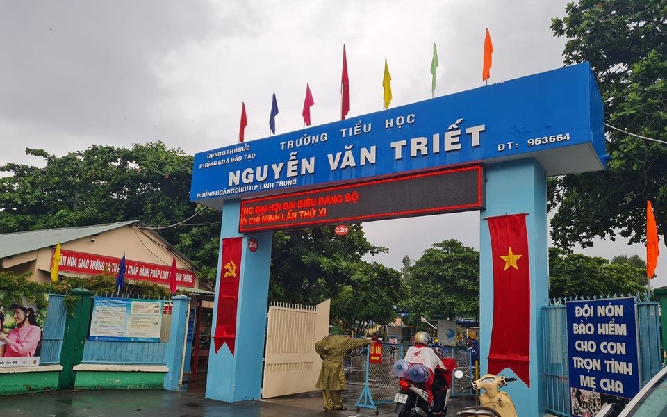 UBND TPHCM chỉ đạo n&oacute;ng sau sự việc hai học sinh tử vong, trong đ&oacute; 1 em đi ngoại kh&oacute;a - Ảnh 2.