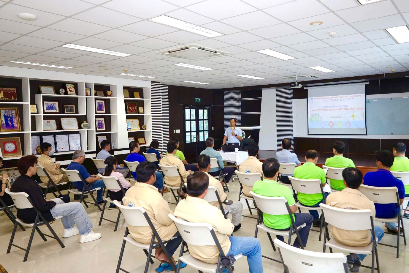 VWS: Đặt an toàn lao động là nền tảng phát triển bền vững- Ảnh 2. VWS: Đặt an toàn lao động là nền tảng phát triển bền vững- Ảnh 2.