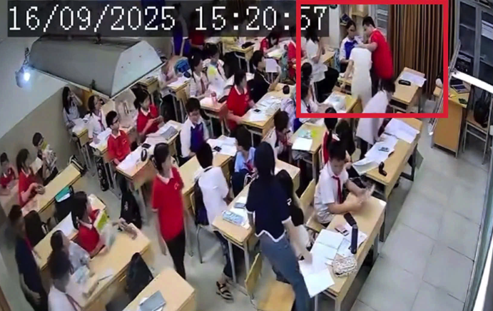 教育訓練省が、7年生の生徒が教師の髪を引っ張ったり頭を押したりした事件について発言 - 写真1。
Bộ GD-ĐT lên tiếng vụ học sinh lớp 7 túm tóc, ấn đầu cô giáo- Ảnh 1.