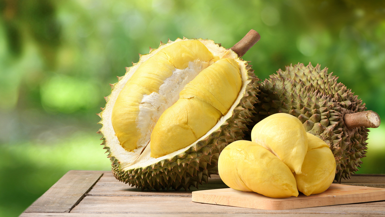 Gia đình du khách ăn sầu riêng 5 , 5 kg trước giờ bay ở Chiang Mai - Ảnh 3. Gia đình du khách ăn sầu riêng 5 , 5 kg trước giờ bay ở Chiang Mai - Ảnh 3.
