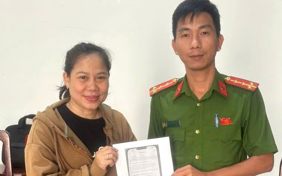 Tài khoản nhận 5 tỉ đồng , người phụ nữ vội vàng báo công an - Ảnh 2.