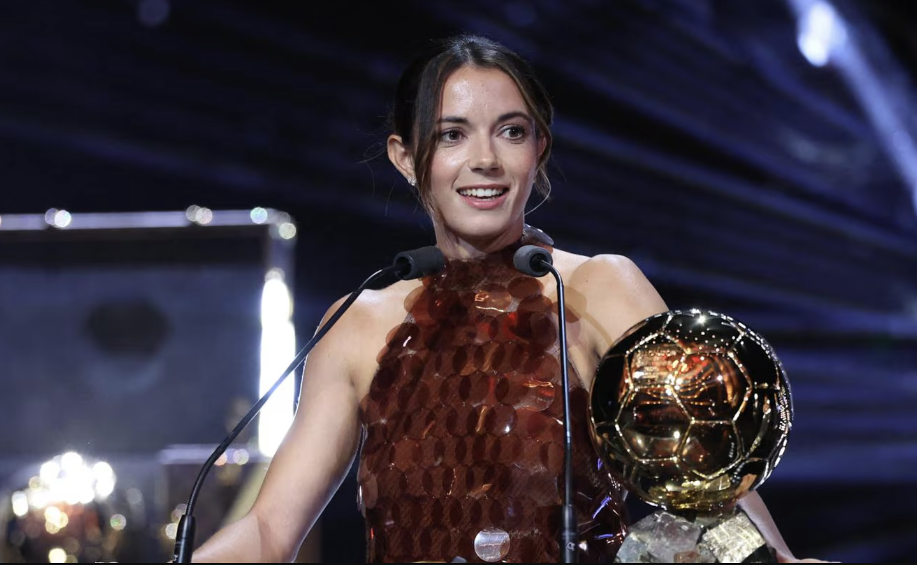 ឃ្លីប៖ Dembele ឈ្នះបាល់មាស Bonmati ធ្វើអព្ភូតហេតុ hat-trick - រូបថត ៤. Clip: Dembele giành Quả bóng vàng, Bonmati lập kỳ tích hat-trick- Ảnh 4.