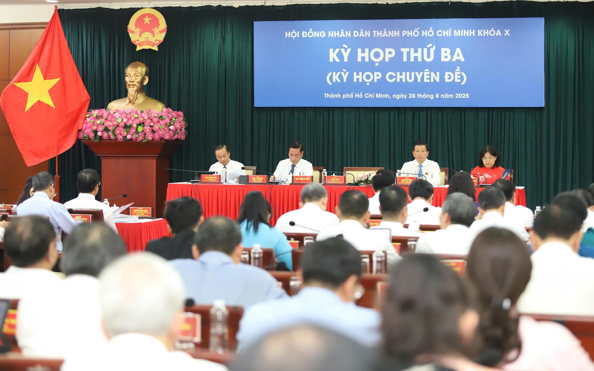 Sáng mai 29-9, HĐND TP HCM họp xem xét lập lại Sở Quy hoạch và Kiến trúc, cùng nhiều nội dung khác - Ảnh 2.