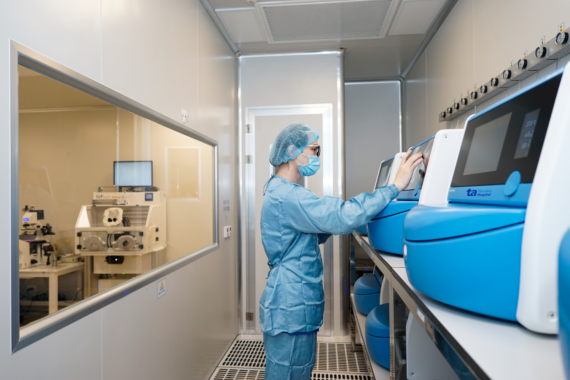 Lần đầu tiên Việt Nam xác lập kỷ lục châu Á về Hệ thống Lab thụ tinh ống nghiệm- Ảnh 4. Lần đầu tiên Việt Nam xác lập kỷ lục châu Á về Hệ thống Lab thụ tinh ống nghiệm- Ảnh 4.
