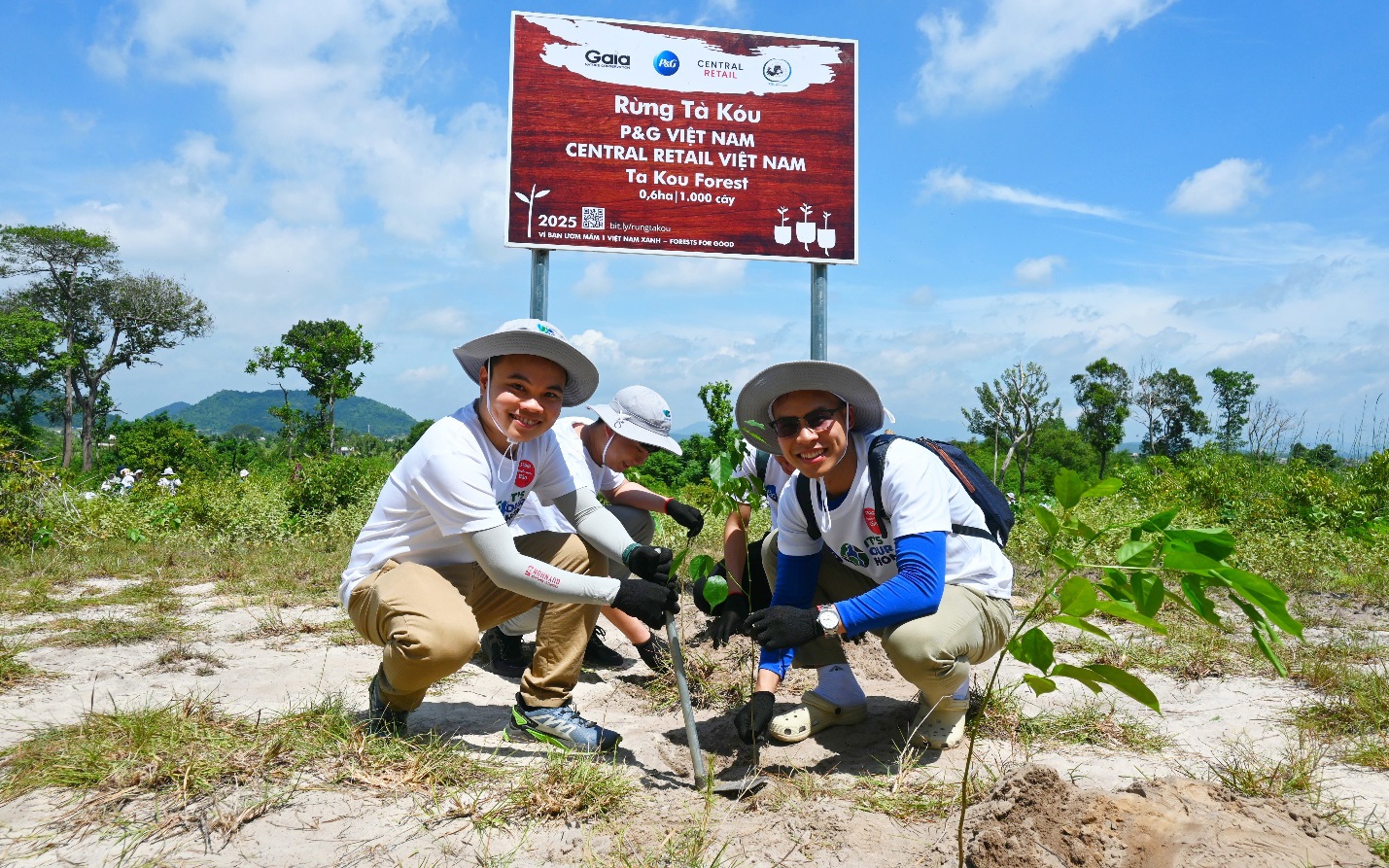 Central Retail nhận giải thưởng “Top 100 Nơi làm việc tốt nhất Việt Nam” 2025 - Ảnh 4.