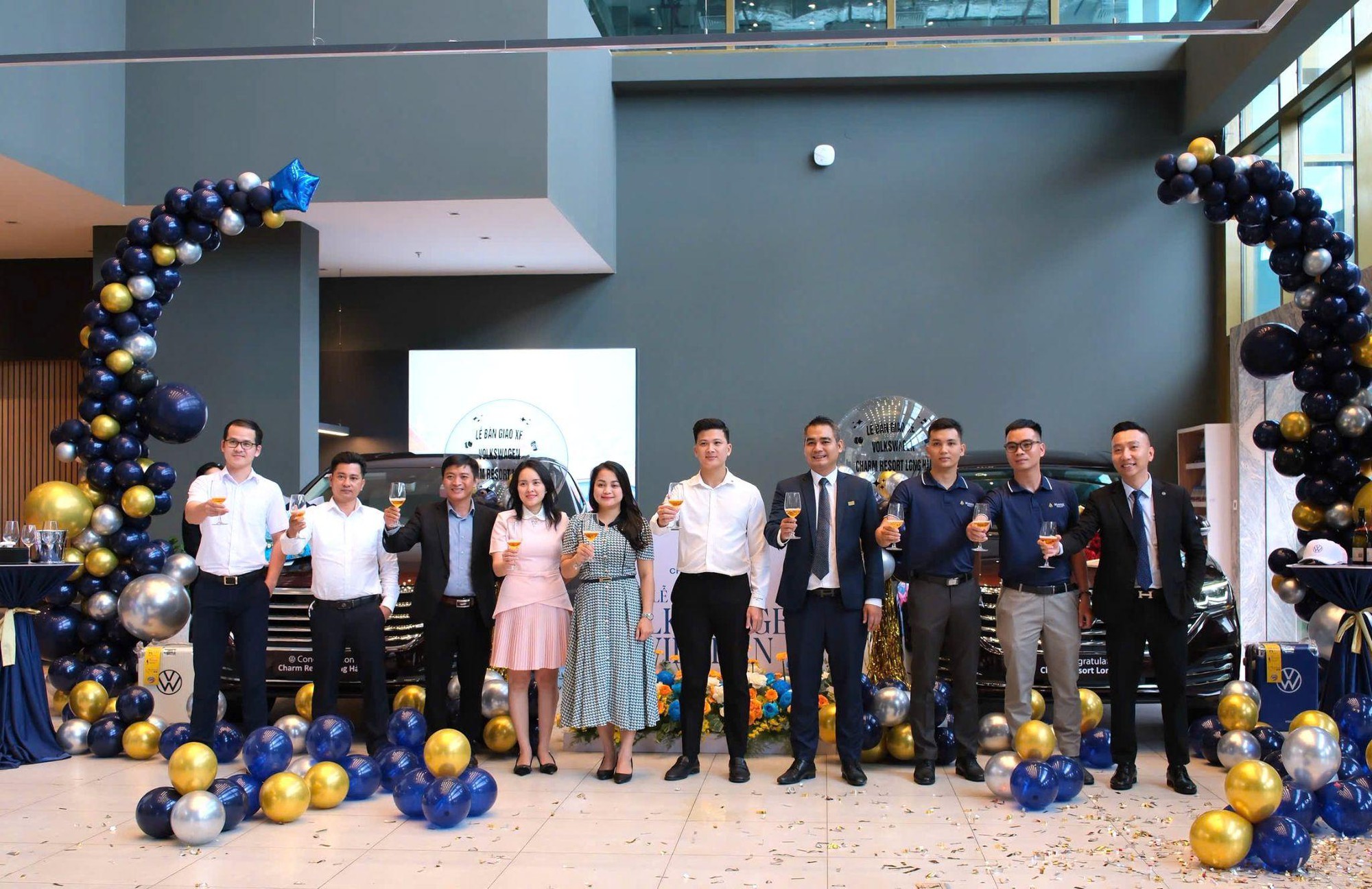 Charm Group chi triệu đô sắm xe sang Volkswagen đưa đón khách hàng Charm Resort Long Hải- Ảnh 2. Charm Group chi triệu đô sắm xe sang Volkswagen đưa đón khách hàng Charm Resort Long Hải- Ảnh 2.