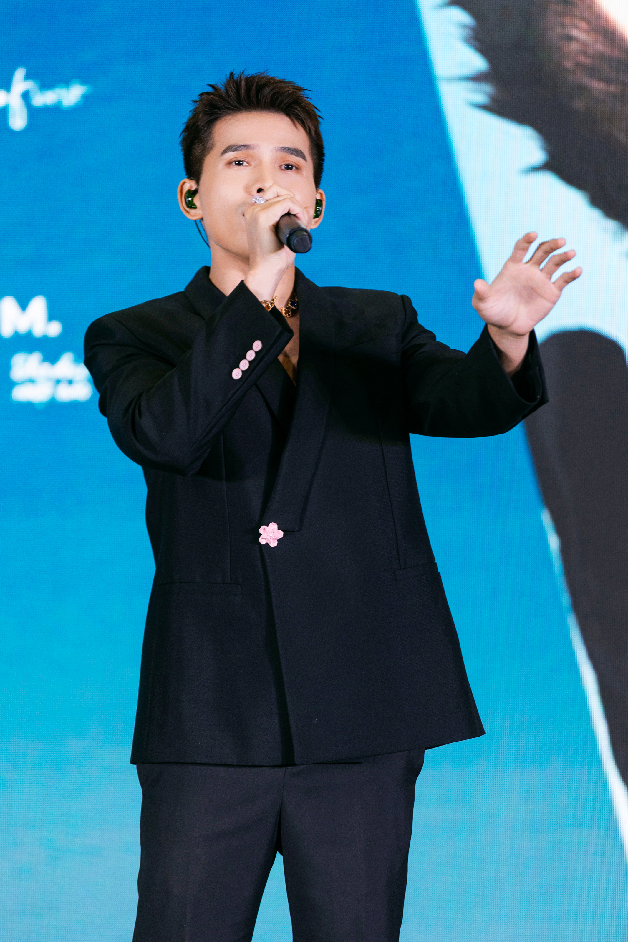 "Dì Lệ" Quốc Thiên trở lại với SkyNote 2025 – The Reflection   - Ảnh 1.