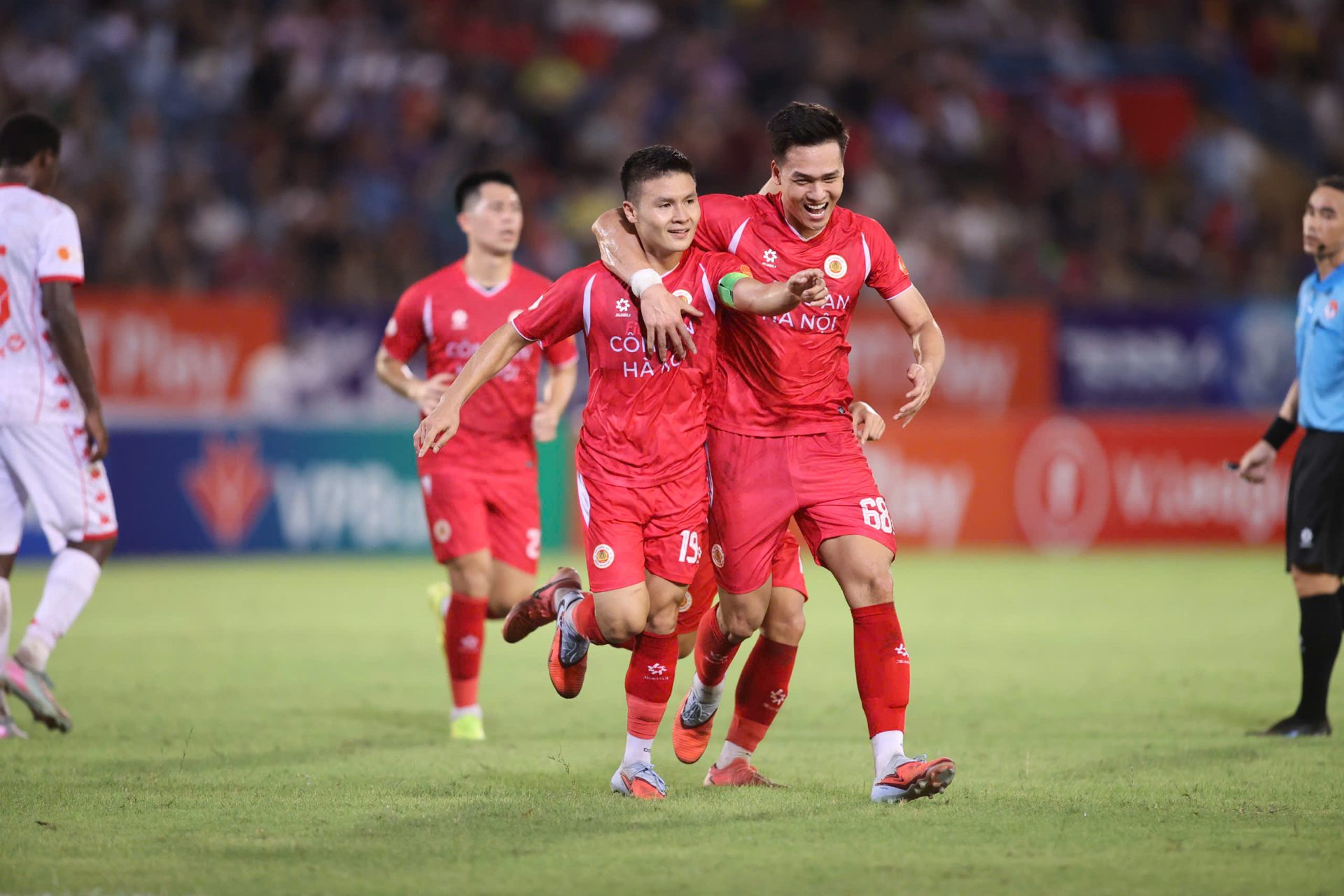 Hanoi Polis Kulübü, Filipinler takımına karşı oynadığı maçta Quang Hai'yi kaybetti - Fotoğraf 1. CLB Công an Hà Nội mất Quang Hải trong trận tiếp đón đội bóng Philippines- Ảnh 1.