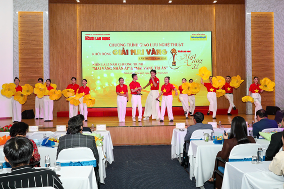"Triệu mầm xanh" vang lên vì biên cương, hải đảo - Ảnh 1.