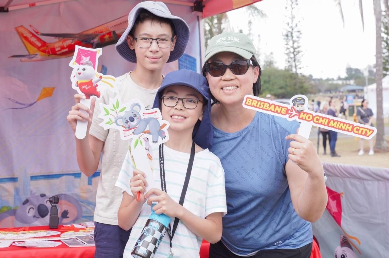 Du khách Australia mãn nhãn lễ hội diều và ưu đãi bay 0 đồng từ Vietjet- Ảnh 9.