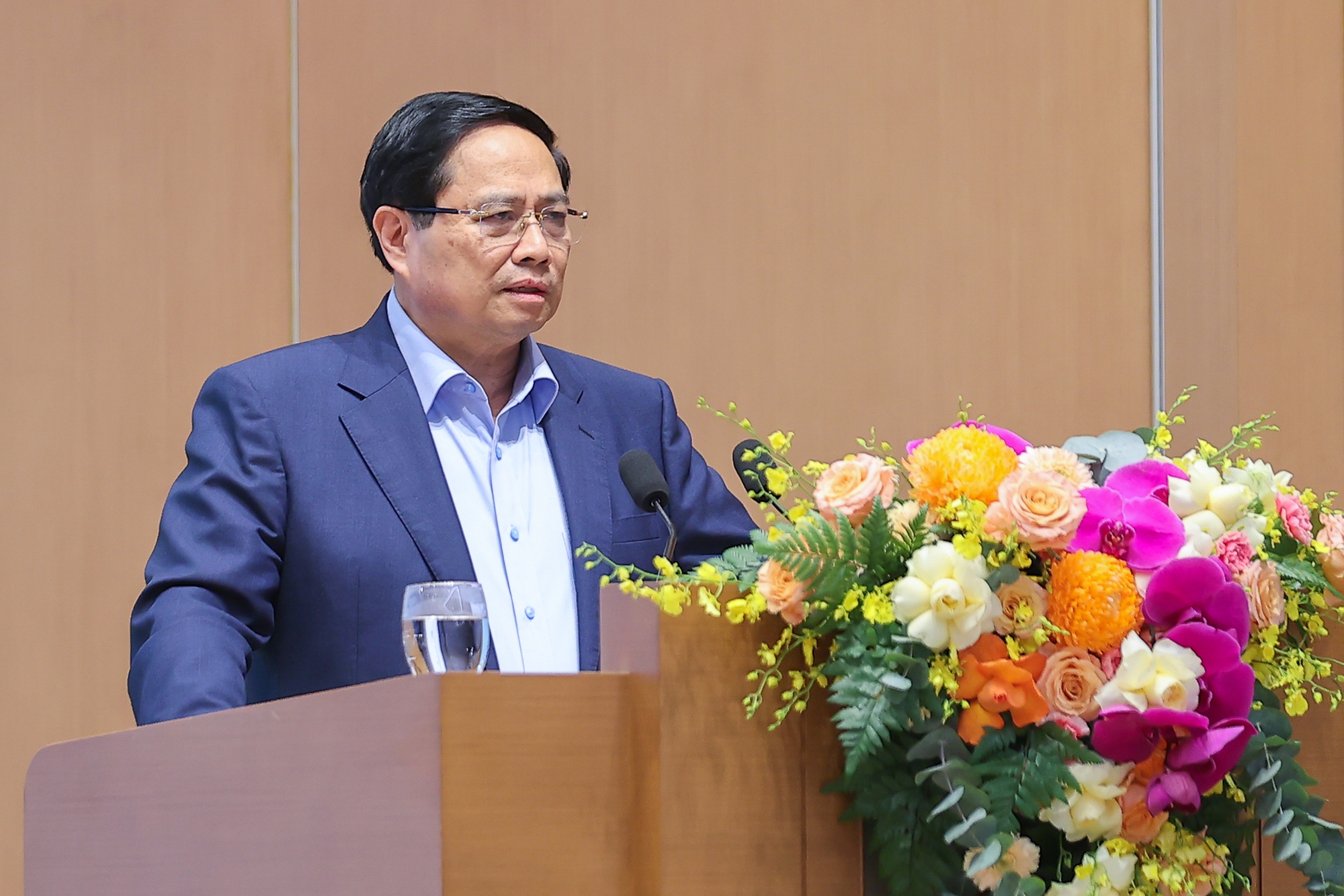 Thủ tướng Phạm Minh Chính phát biểu tại phiên họp - Ảnh 1.