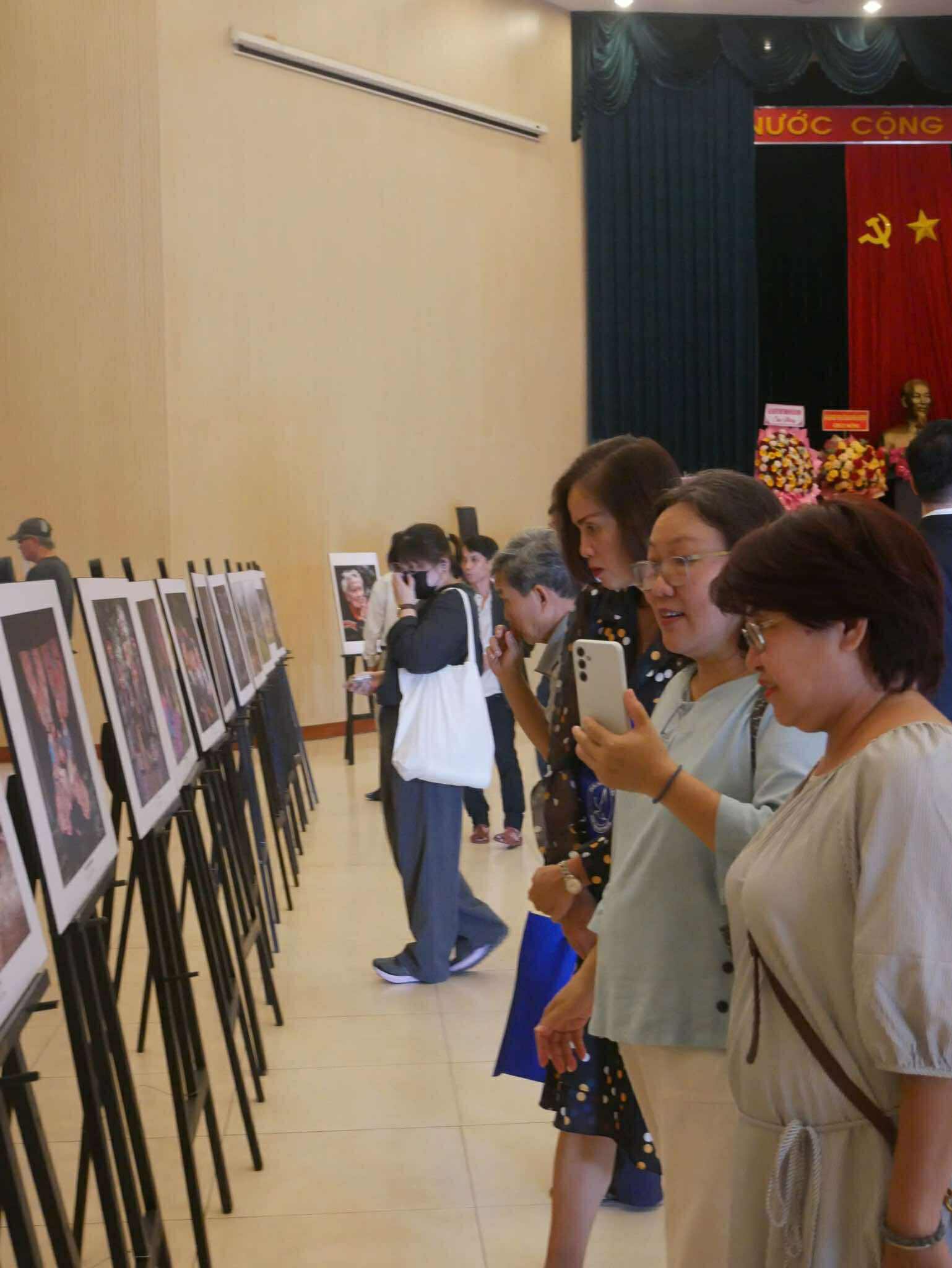Hào hứng với những sắc màu từ triển lãm ảnh nghệ thuật Hải Âu lần thứ 35 - Ảnh 4.