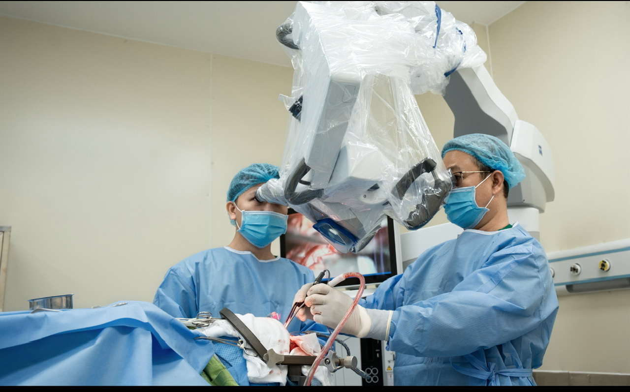 Phẫu thuật thành công khối u sọ kích thước lớn, vị trí đặc biệt nguy hiểm - Ảnh 1.