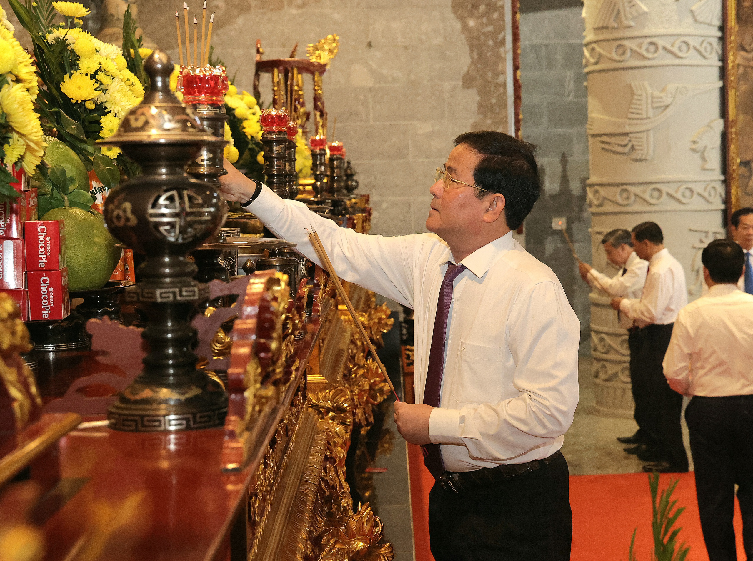 Khoảnh khắc thiêng liêng trước Đại hội đại biểu Đảng bộ TP Cần Thơ lần thứ I, nhiệm kỳ 2025 – 2030 - Ảnh 4.
