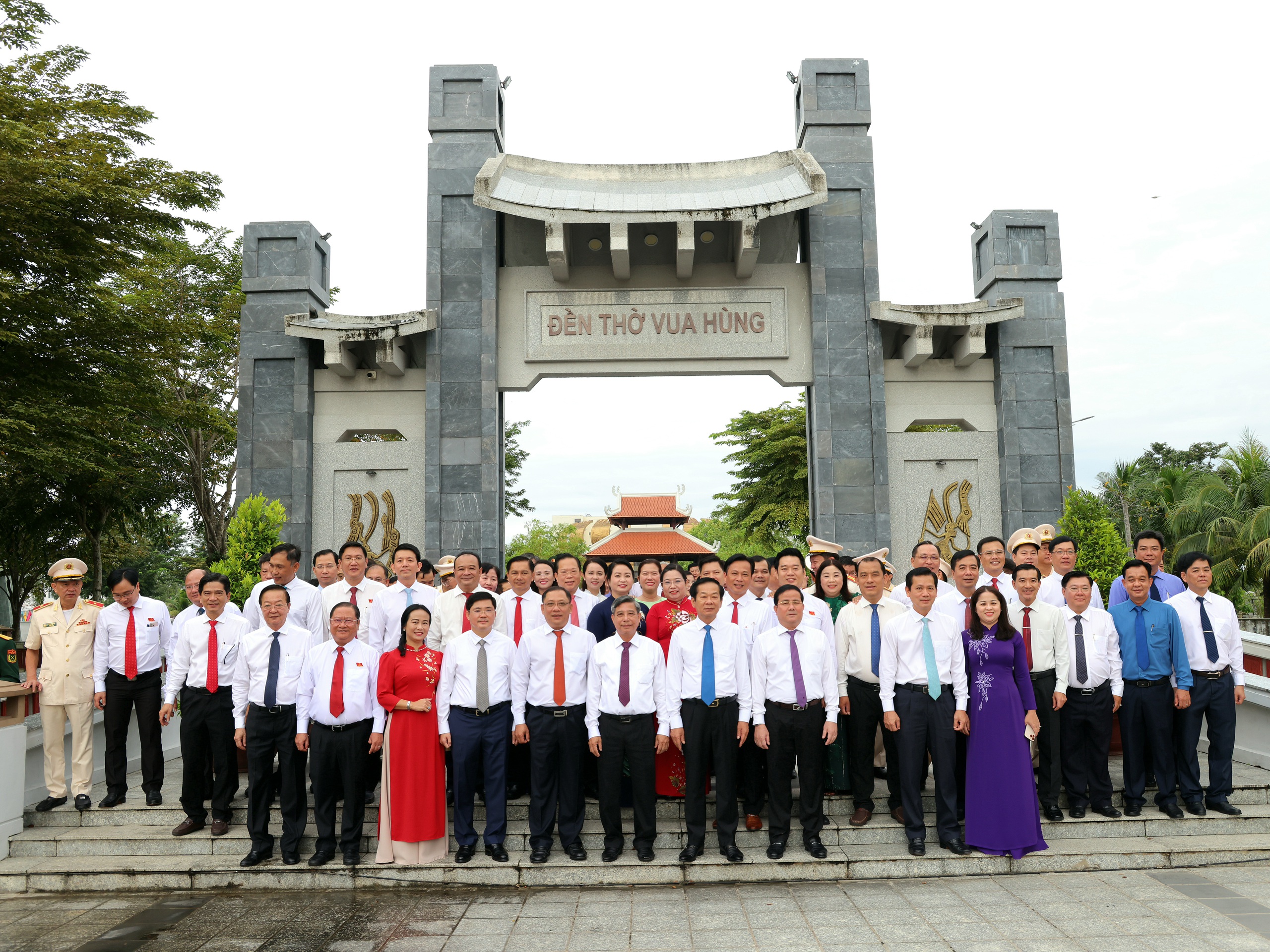 Khoảnh khắc thiêng liêng trước Đại hội đại biểu Đảng bộ TP Cần Thơ lần thứ I, nhiệm kỳ 2025 – 2030 - Ảnh 6.