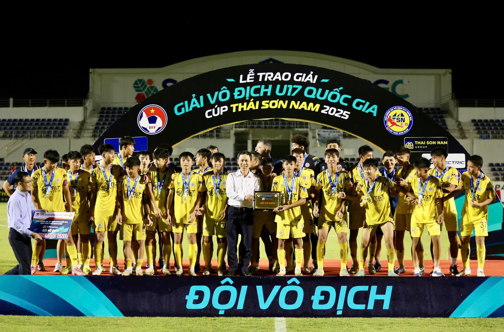 Hà Nội vô địch U17 Quốc gia 2025 năm thứ hai liên tiếp- Ảnh 4.