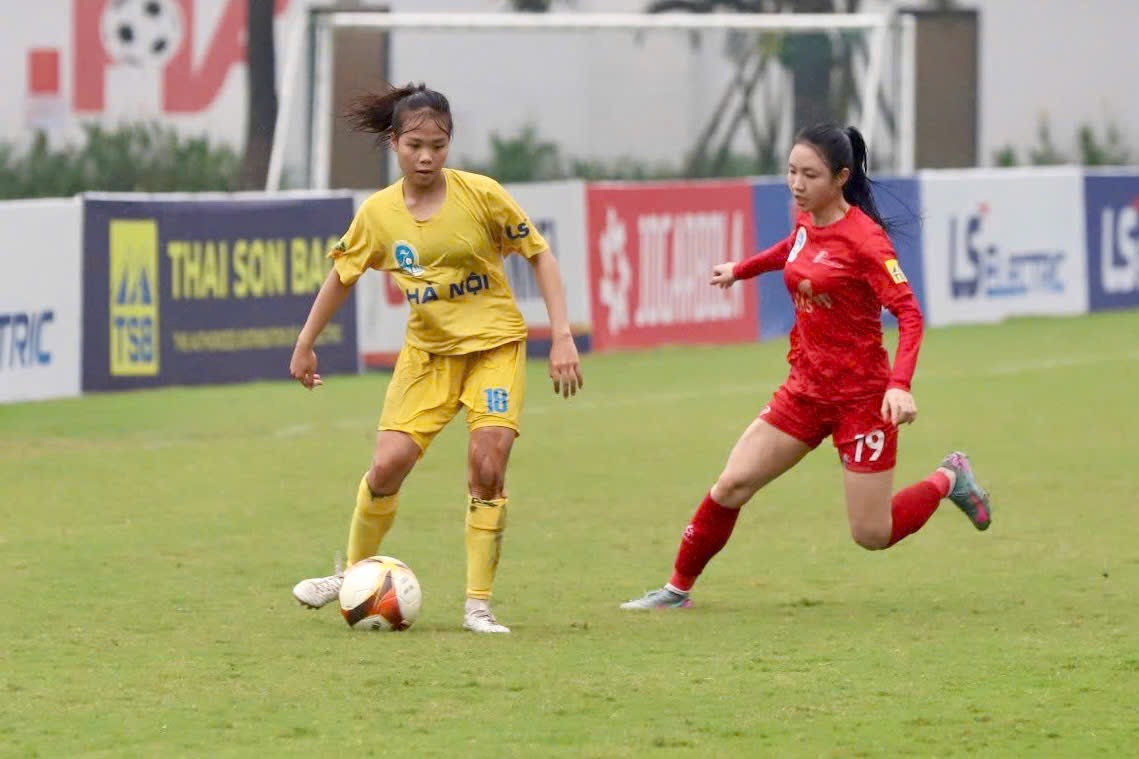 Hải Yến lập hat-trick, Hà Nội đoạt lại ngôi đầu từ TP HCM 1- Ảnh 1.
