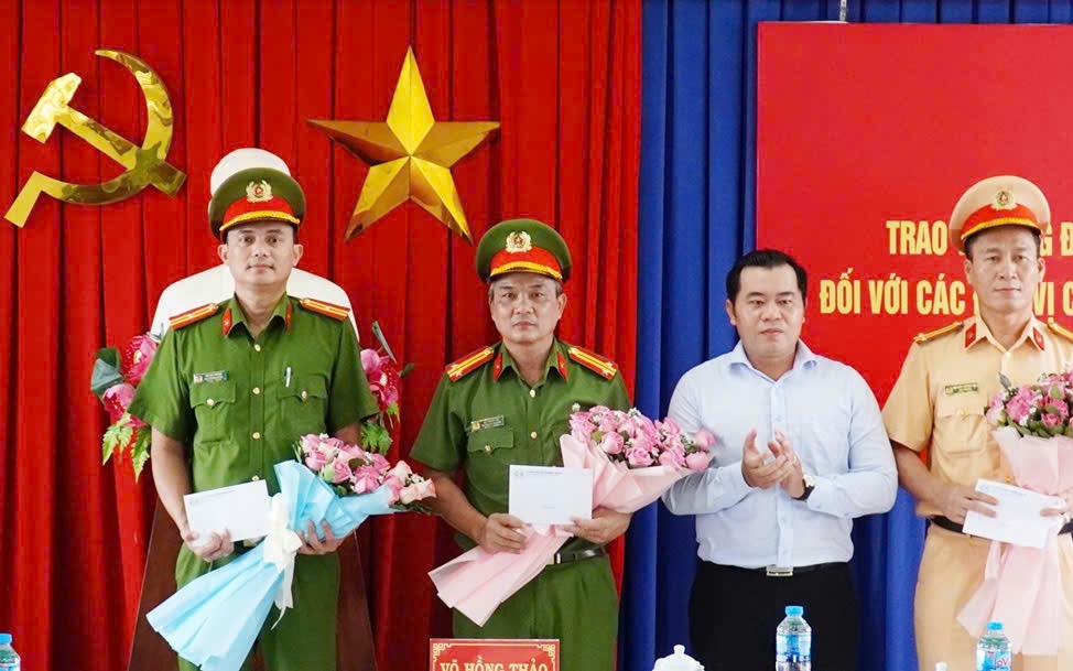 Khởi tố 2 đối tượng cướp giật điện thọai của người phụ nữ bại liệt ở Tây Ninh - Ảnh 2.