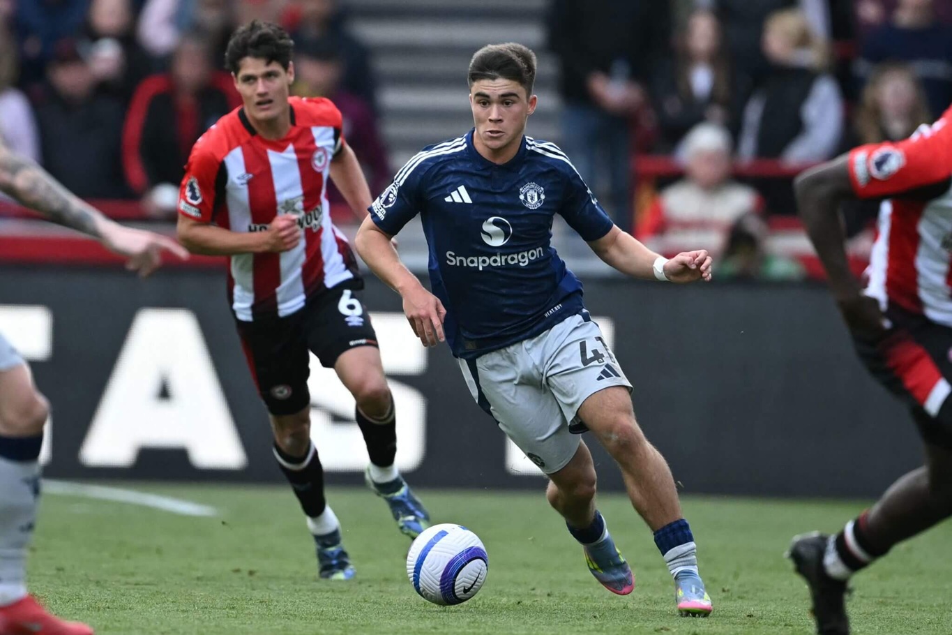 Soi tỉ số trận Brentford – Manchester United: Khoảng cách mong manh - Ảnh 1.