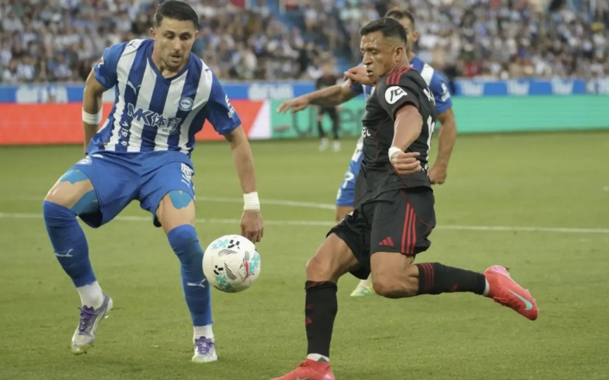 Soi tỉ số trận Brentford - Manchester United: Khoảng cách mong manh - Ảnh 2.