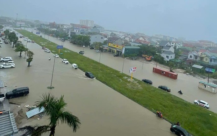 Bão số 10 Bualoi càng gần bờ càng mạnh, Thủ tướng yêu cầu lập Ban Chỉ đạo tiền phương ứng phó