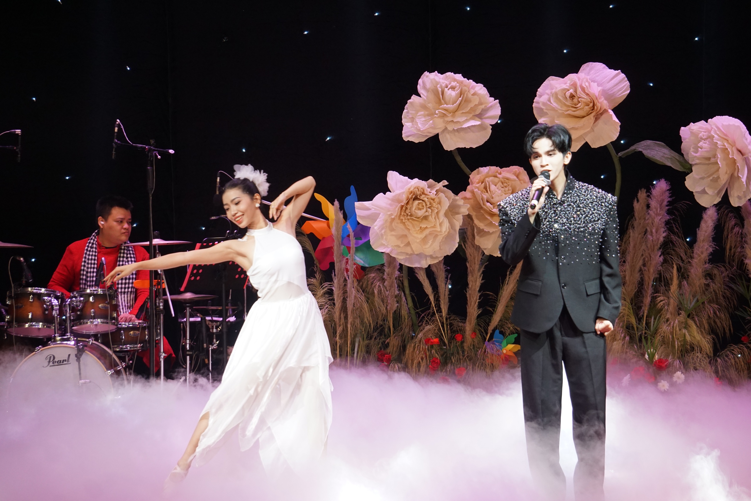 Dư âm đẹp từ "Tàu về quê hương" của Quách Phú Thành – Phạm Thiêng Ngân - Ảnh 5.