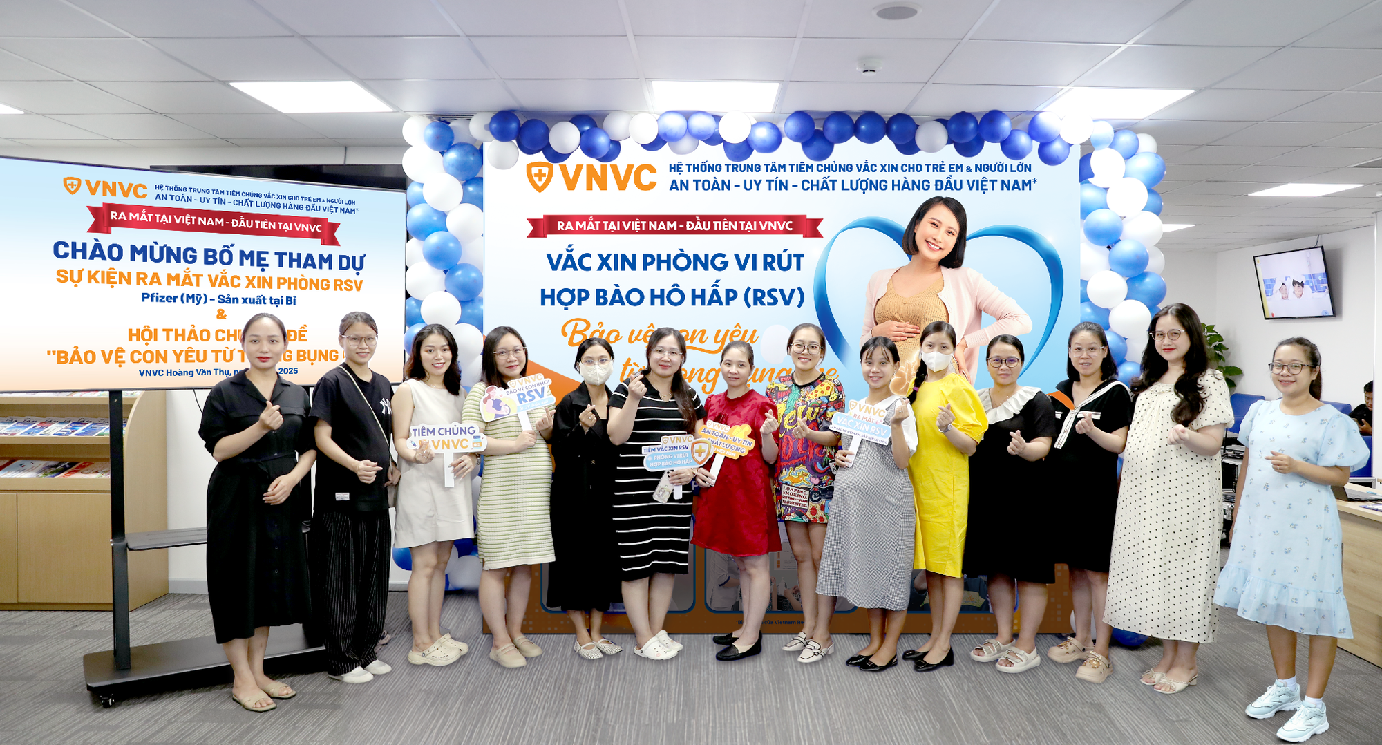 VNVC tiêm vắc-xin RSV phòng viêm phổi, bảo vệ thai phụ, trẻ sơ sinh và người cao tuổi- Ảnh 1.