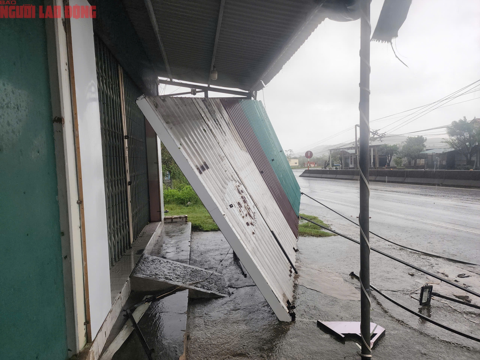 Quảng Trị sau bão số 10: Thiệt hại nặng nề tại xã Phú Trạch sau cơn bão - Ảnh 11.