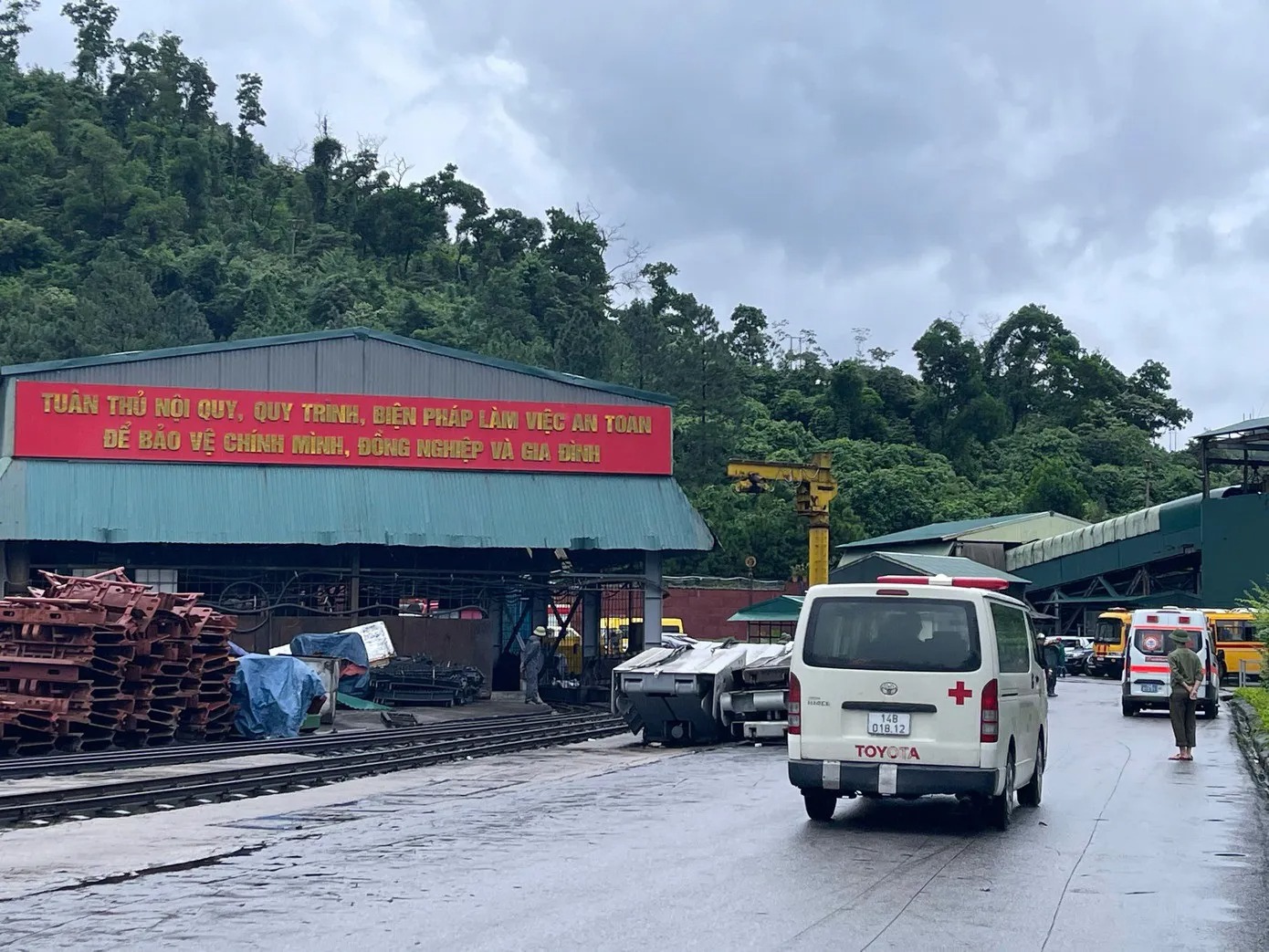 Thủ tướng Chính phủ yêu cầu điều tra vụ cháy khí mê-tan làm 3 công nhân tử vong- Ảnh 1.