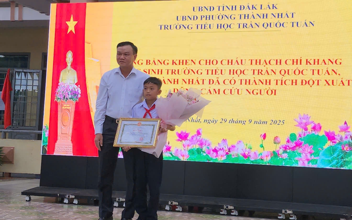 Khởi tố thêm tội danh trong vụ thảm án Đắk Lắk làm 3 người chết - Ảnh 2. Khởi tố thêm tội danh trong vụ thảm án Đắk Lắk làm 3 người chết - Ảnh 2.