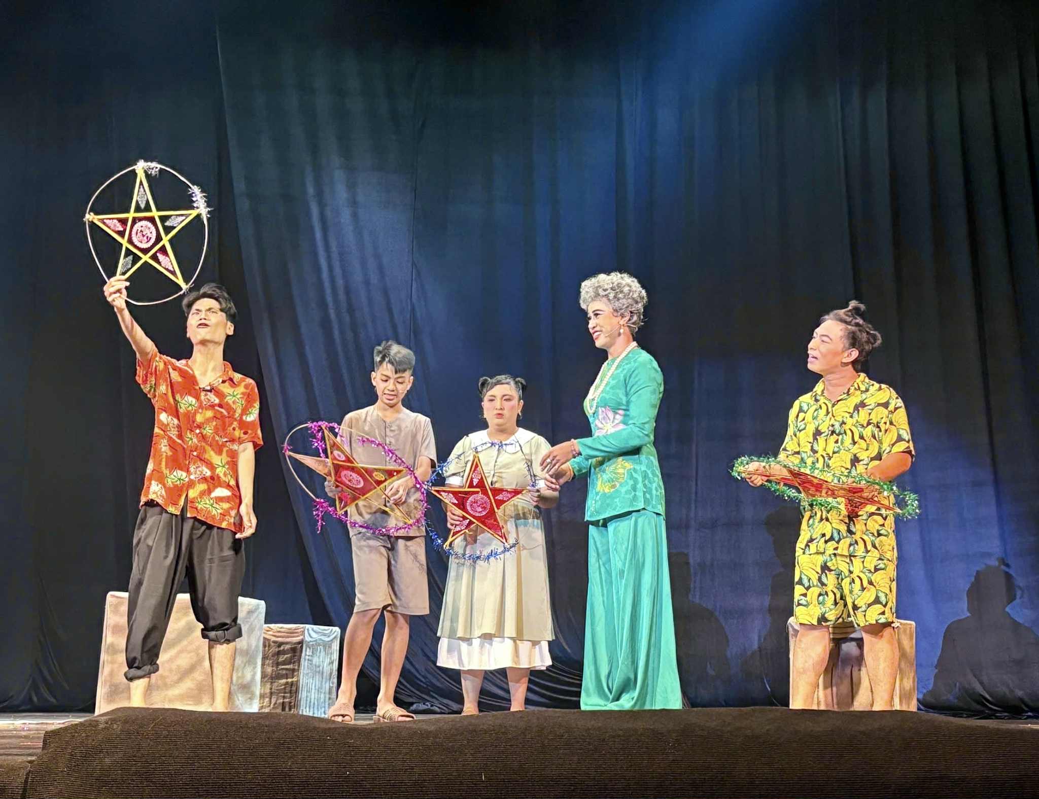 Đạo diễn Quốc Thảo dàn dựng chương trình "Trăng Rằm huyền diệu" - Ảnh 2.