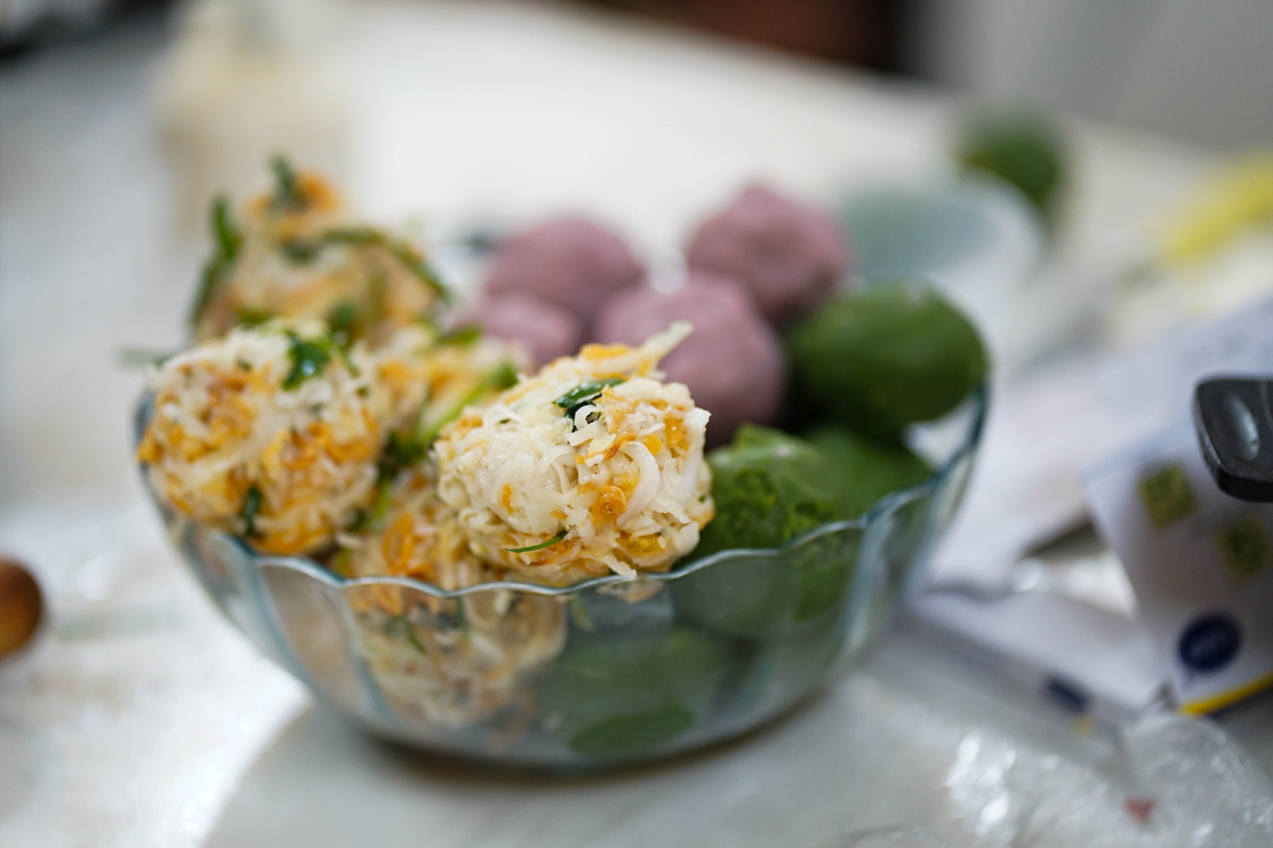 Giảng viên 10 năm làm bánh trung thu tặng bệnh nhi suy thận: "Tôi không muốn các bé cô đơn!" - Ảnh 2.