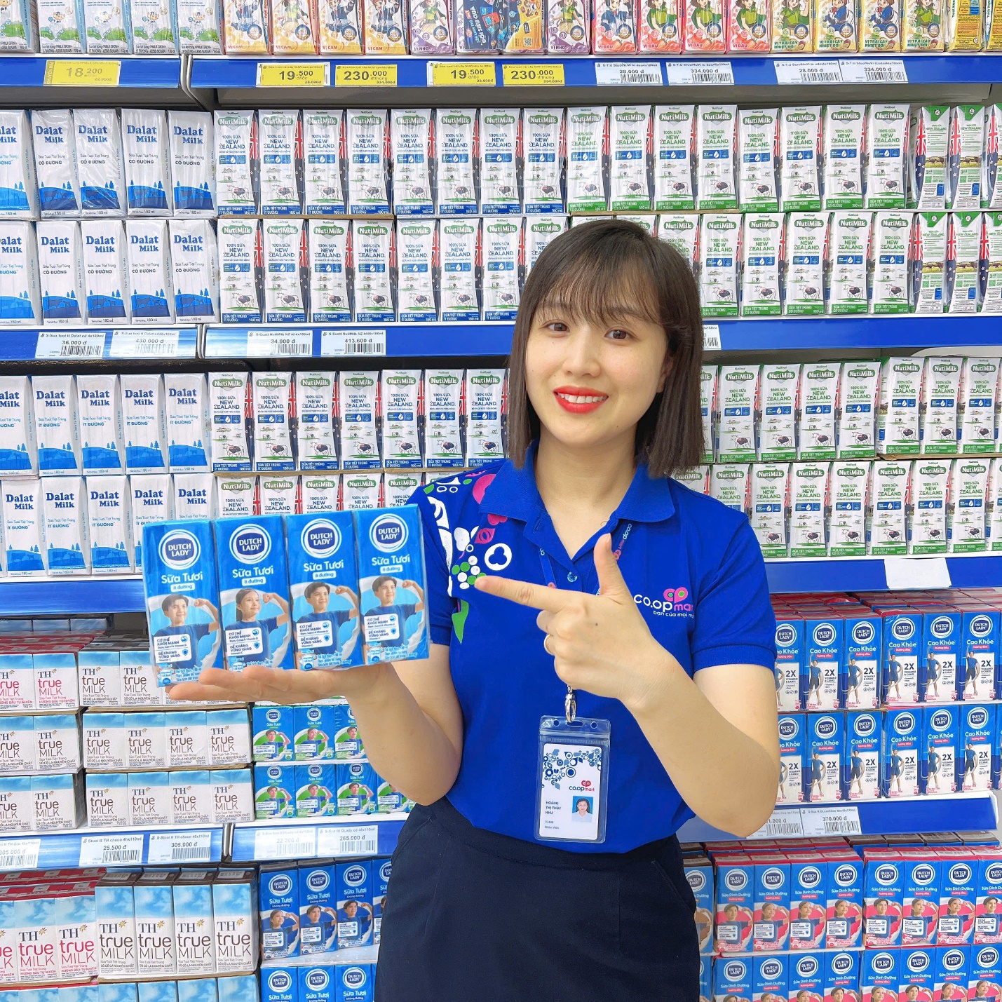 Co.opmart tặng hơn 10.000 hộp sữa - tiếp sức học sinh đến trường- Ảnh 1. Co.opmart tặng hơn 10.000 hộp sữa - tiếp sức học sinh đến trường- Ảnh 1.