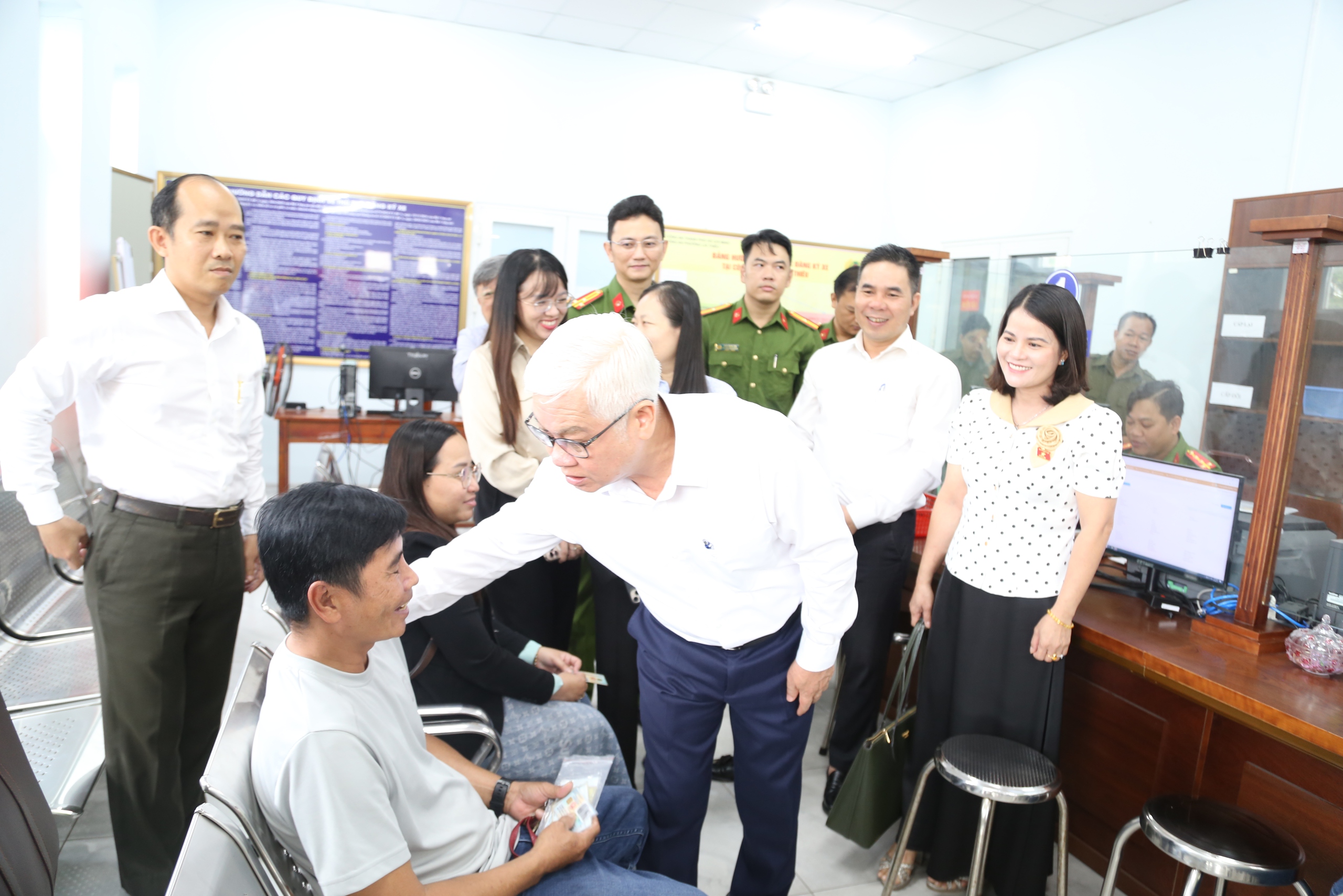 Phường Lái Thiêu, TP HCM kiến nghị bổ sung thêm 1 phó chủ tịch- Ảnh 2. Phường Lái Thiêu, TP HCM kiến nghị bổ sung thêm 1 phó chủ tịch- Ảnh 2.