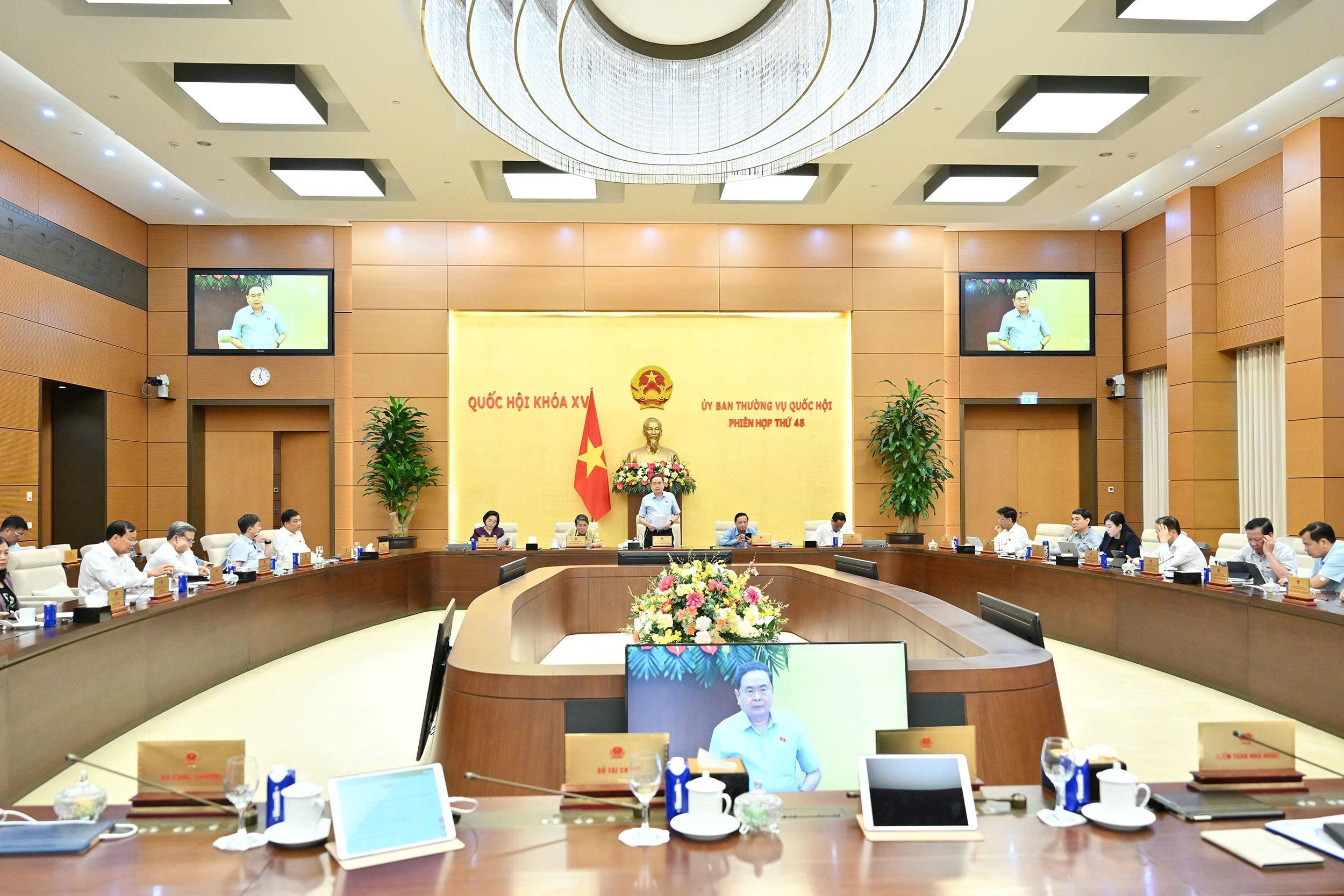 Ủy ban Thường vụ Quốc hội thảo luận công tác Phòng chống tham nhũng - Ảnh 1. Ủy ban Thường vụ Quốc hội thảo luận công tác Phòng chống tham nhũng - Ảnh 1.
