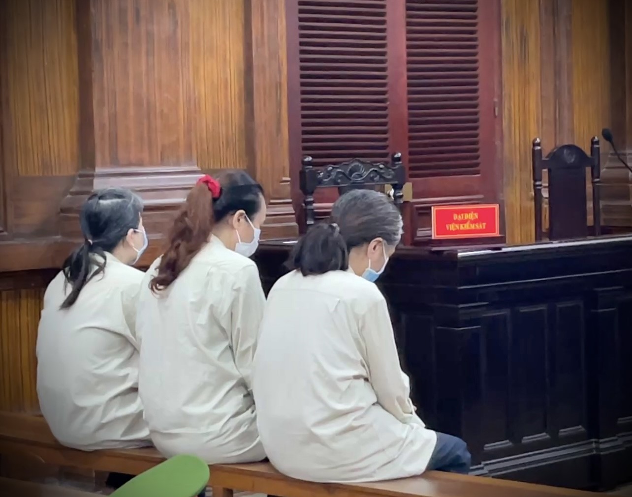 Mái ấm và roi vọt- Ảnh 1.