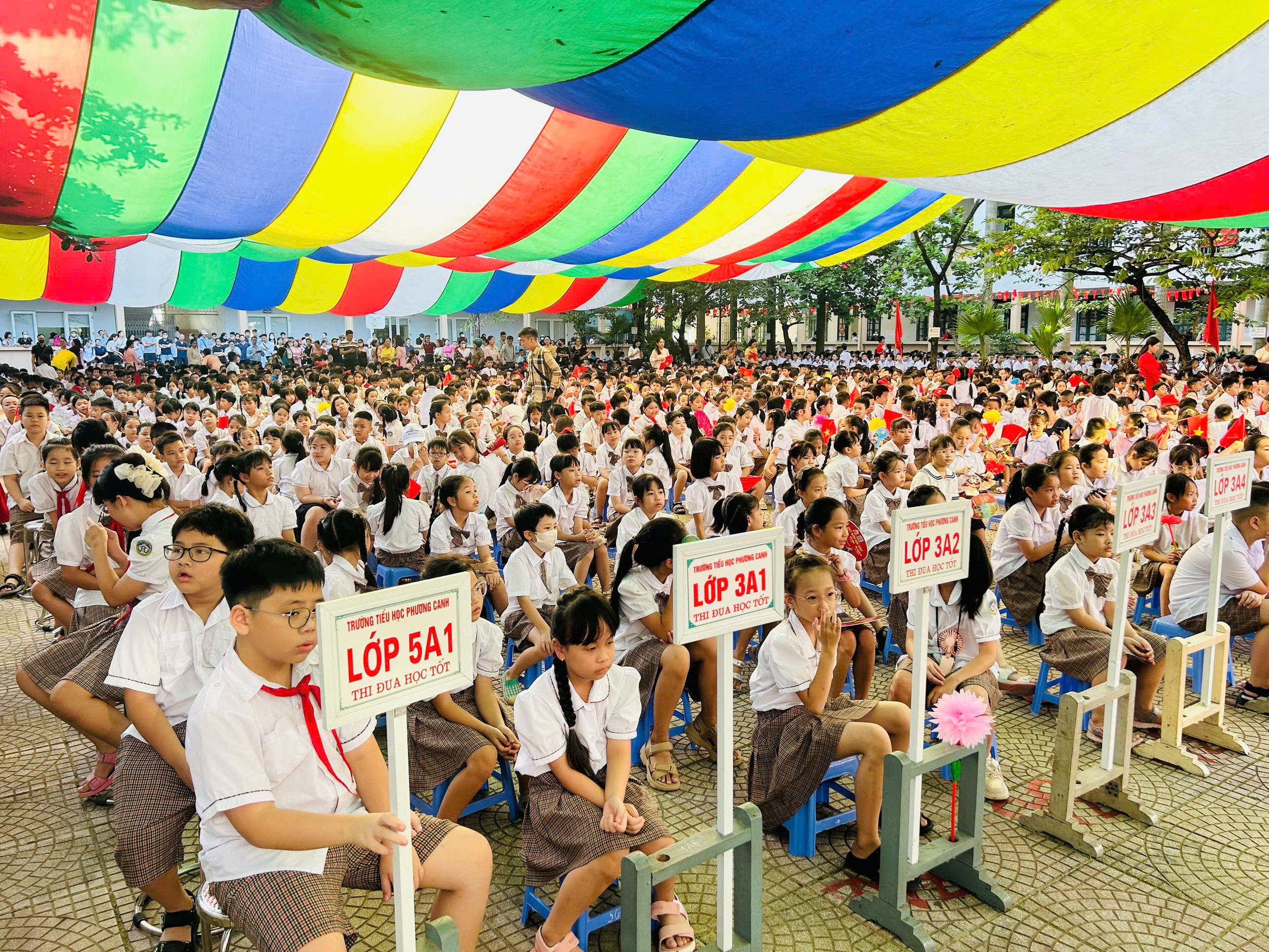 - Фото 1. Chính phủ vừa ban hành kế hoạch sắp xếp trường học, bệnh viện trên cả nước (Ảnh minh hoạ) - Ảnh 1.