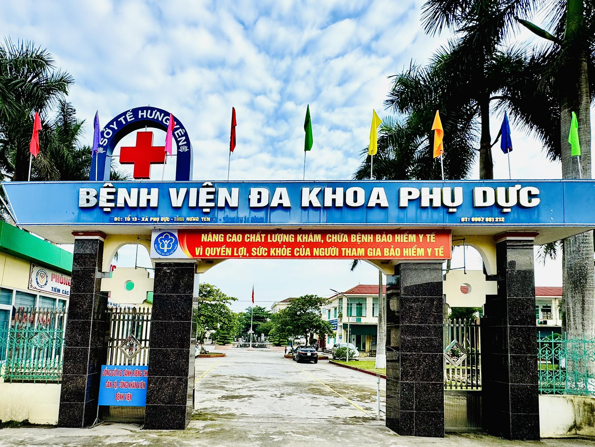 42 học sinh tiểu học nhập viện sau bữa cơm bán trú- Ảnh 1.