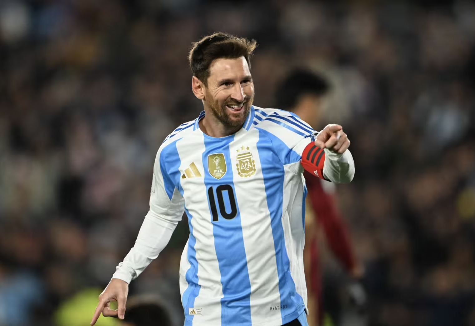 Messi tündököl a Monumentalban, Argentína 3 dél-amerikai csapatot is segített kijutni a világbajnokságra - 2. kép. Messi rực sáng tại Monumental, Argentina giúp 3 đội bóng Nam Mỹ dự World Cup- Ảnh 2.