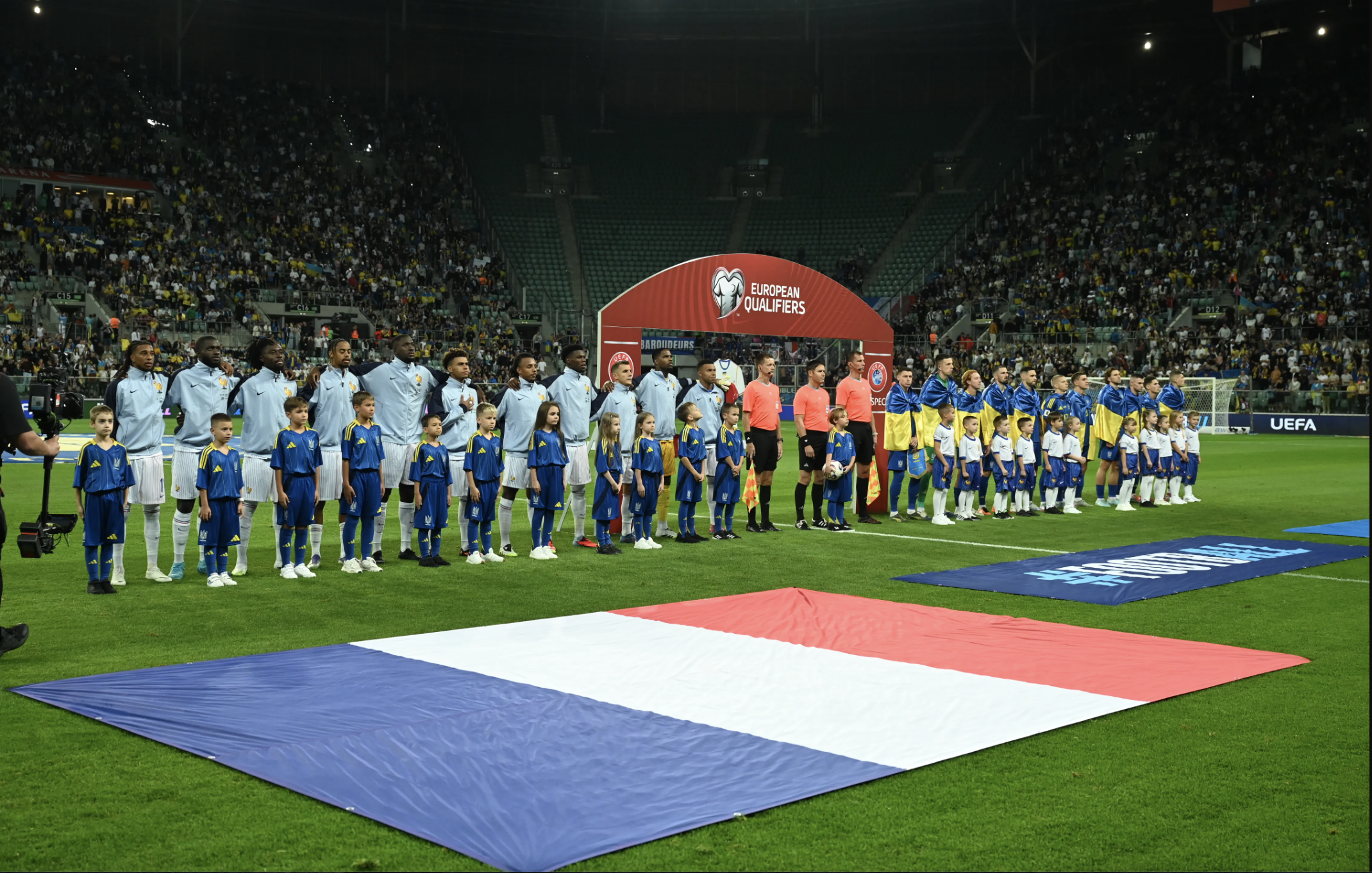 Mbappé marque, la France bat l'Ukraine lors de la première journée des éliminatoires de la Coupe du monde - Photo 1. Mbappe lập công, Pháp thắng Ukraine ngày ra quân vòng loại World Cup- Ảnh 1.