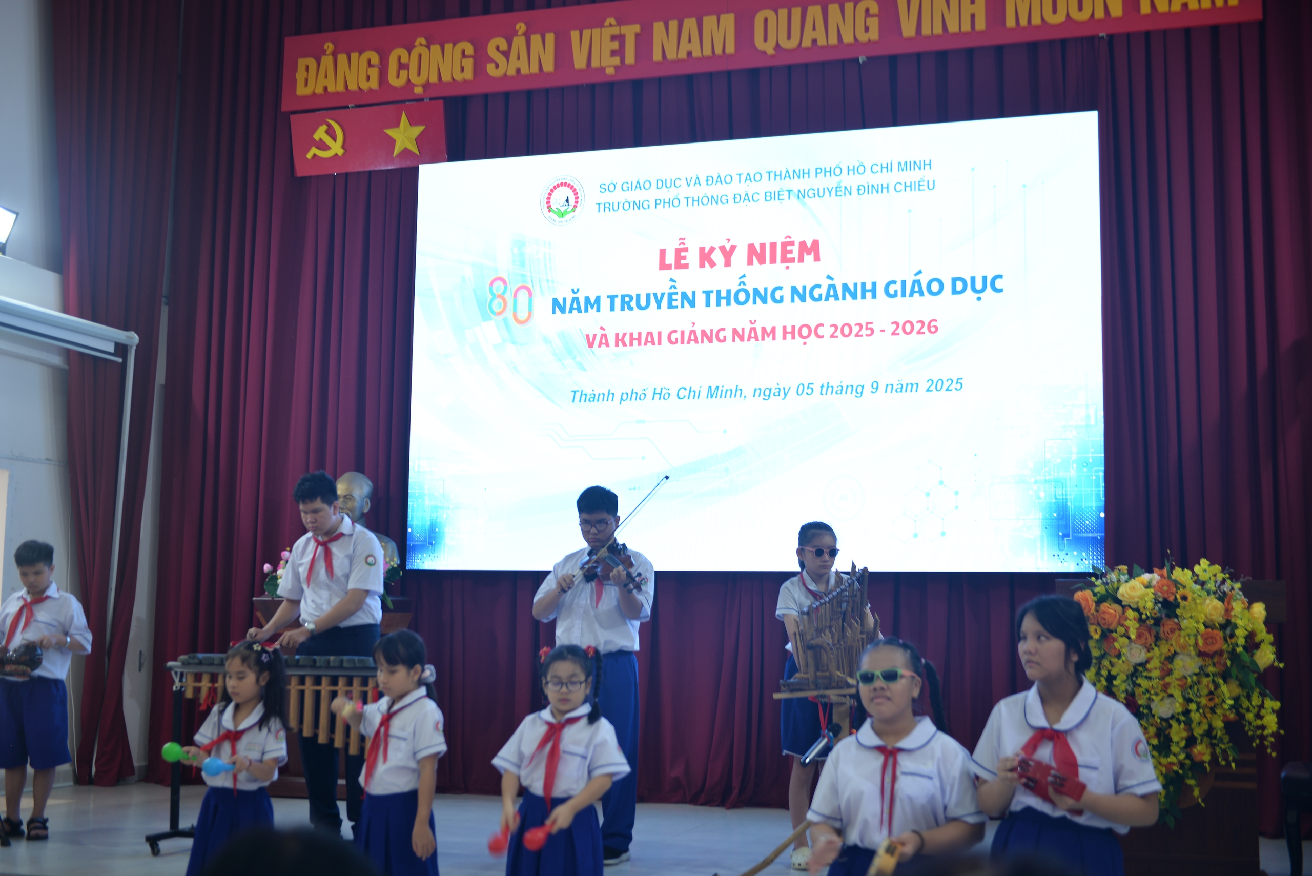 Lễ khai giảng xúc động tại trường khiếm thị Nguyễn Đình Chiểu- Ảnh 3. Lễ khai giảng xúc động tại trường khiếm thị Nguyễn Đình Chiểu- Ảnh 3.