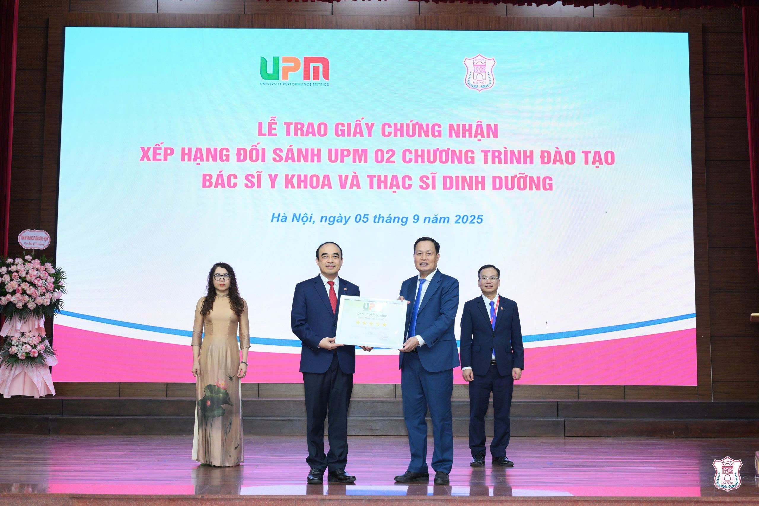 Hai chương trình của Đại học y Hà Nội được xếp hạng 5 sao quốc tế - Ảnh 1.